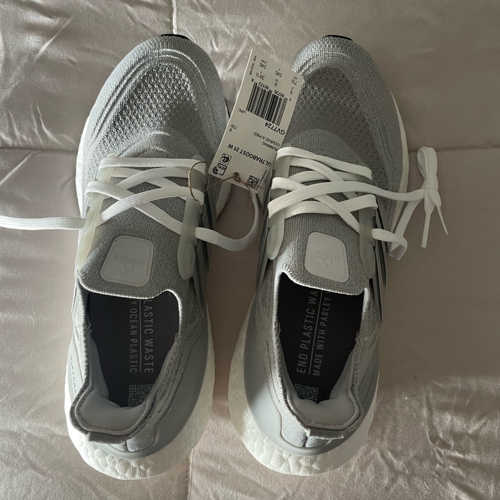 Adidas Ultraboost 21 Running Shoes Size 7.5